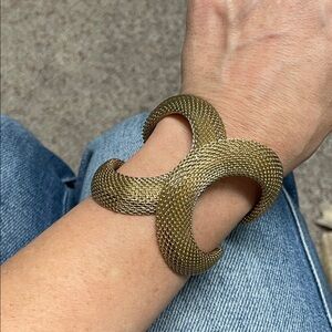Vintage Gold Mesh Cuff Bracelet- super cool